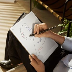 reMarkable Paper Pro Pack Plus – Tablette à Encre électronique – Écran 11,8″ + Stylet Marker Plus avec Gomme intégrée + Housse Noire